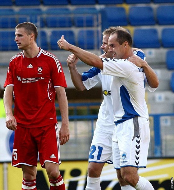 Liberec - Vaduz, radují se domácí Nezmar a Dejmek.