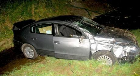 idika spadla s autem z mostu ve Strn na Uherskohradisku