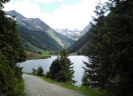 Rakousko, trsko. Jezero Riesachsee