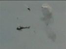 Turistka zachytila sráku helikoptéry s malým letadlem nad ekou Hudson v New Yorku. (8. srpna 2009)