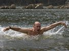 Ruský premiér Vladimir Putin se pi svém výletu na Sibi i svlail v místní...