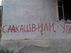 Saakavili je vrah - ast npisy na zniench domech