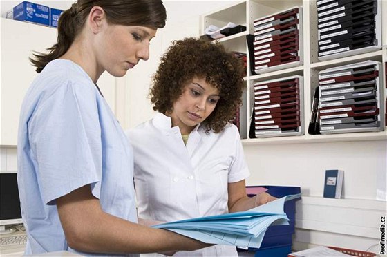 Zdravotní sestry s maturitou tce shánjí práci. Ilustraní foto