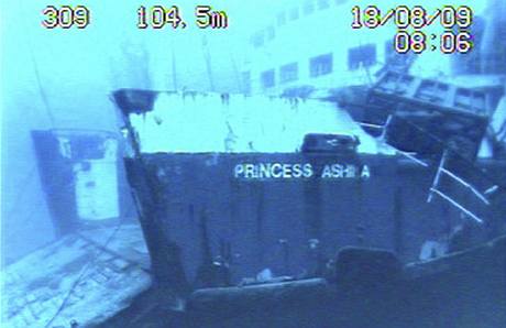 Potopen tonsk trajekt Princess Ashika na moskm dn