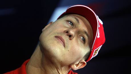 Michael Schumacher musel svj návrat do formule 1 vzdát kvli bolestem krku.