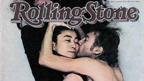 Slavná fotografie Johna Lennona a Yoko Ono, která inspirovala i Jiího X. Doleala