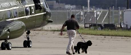 Obamovi na dovolen - pes Bo (23. srpna 2009)