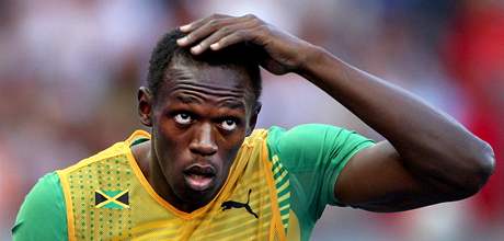 Usain Bolt poráí vechny. Jak se asi cítíjeho soupei...