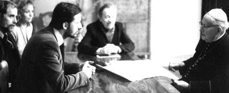 Frantiek Derfler (pln vlevo), manel Kratochvilovi, Josef Admek, kardinl Frantiek Tomek