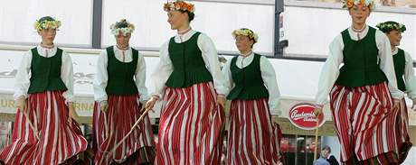 Mezinárodní folklorní festival Brno 2009 Lotyský soubor The Dancing company Trepsiukas.