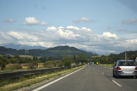 Slovensko. Na cest po rychlostn komunikaci E50, pobl Liptovskho Hrdku