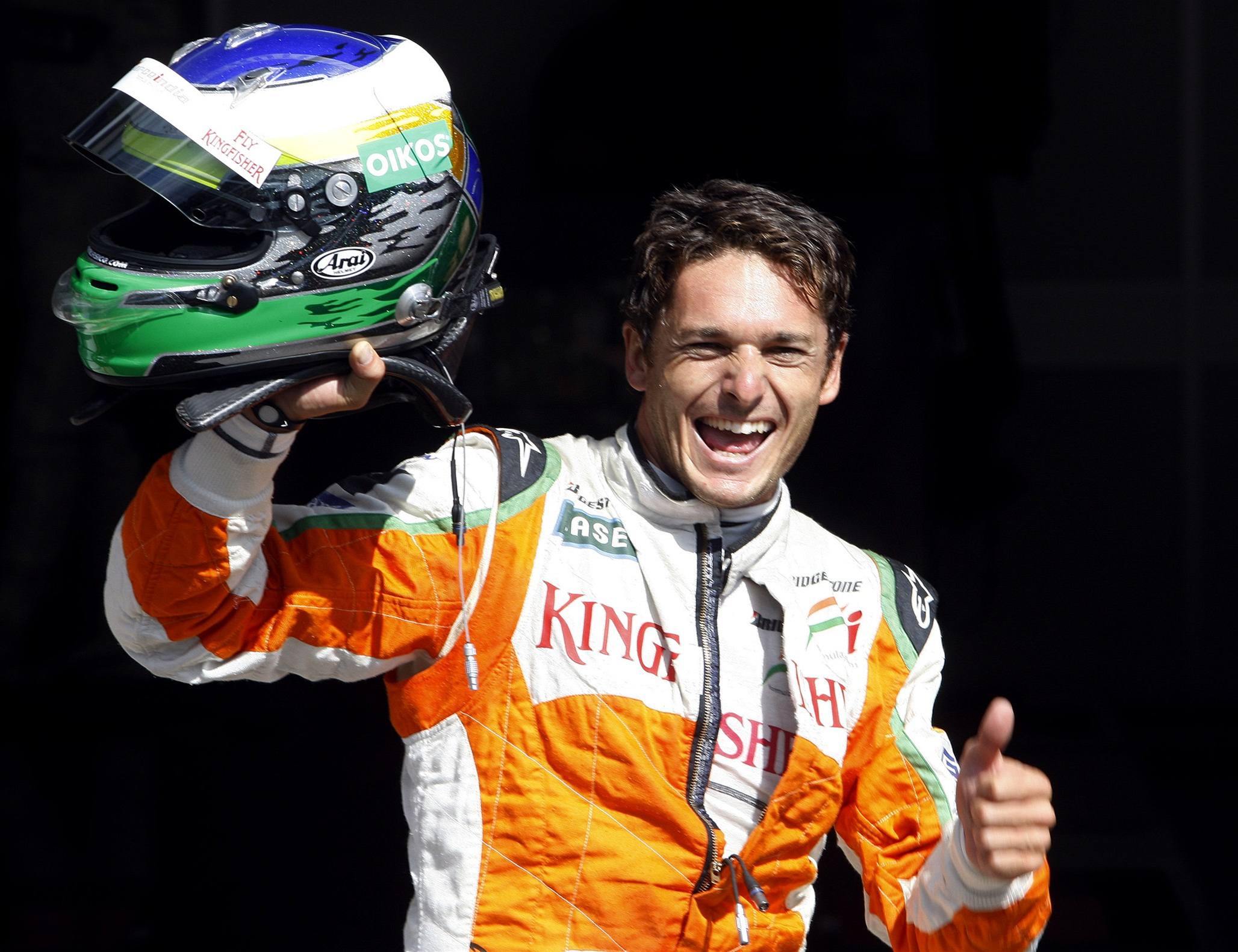 VÍT�Z KVALIFIKACE. Giancarlo Fisichella se raduje z pole position ve Velké cen� Belgie je�t� v dresu Force India. V ned�li v Monze pojede u� za Ferrari. Jak se mu bude da�it?