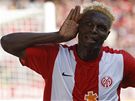 Aristide Bancé z Mohue se raduje ze svého gólu do sít Bayernu Mnichov
