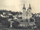 Skoky na dobov pohlednici z roku 1930 (repro podle webu Zanikleobce.cz)
