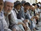 Ped volebními místnostmi v Afghánistánu se stojí dlouhé fronty (20. srpna 2009)
