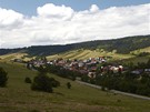 Slovensko. diar - pohled na ást obce, vlevo strá jsou Belianské Tatry, strá vpravo Spiská Magura