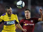 Sparta - Maribor: domácí Kadlec (vpravo) a Lunder