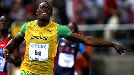 Usain Bolt v cíli rekordní dvoustovky