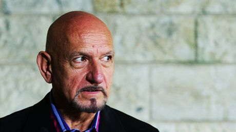 Ben Kingsley pi praské návtv, pi ní jeho manelka a Daniela Lavenderová úinkovala ve Shakespearov Snu noci svatojánském