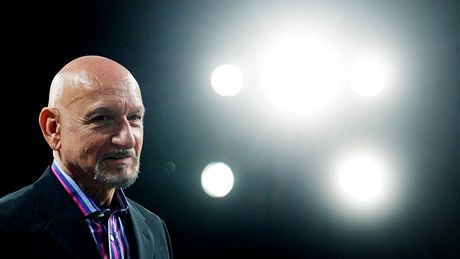 Ben Kingsley pi praské návtv, pi ní jeho manelka a Daniela Lavenderová úinkovala ve Shakespearov Snu noci svatojánském