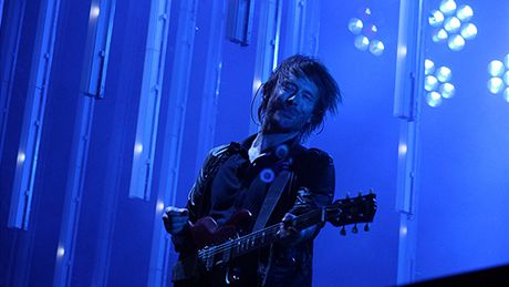 Thom Yorke s Radiohead publikum v Praze omámil.