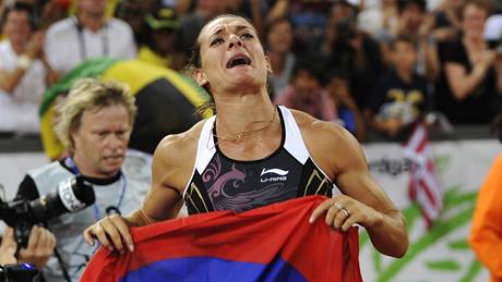 Tykaka Jelena Isinbajevová s novou hodnotou svtového rekordu.
