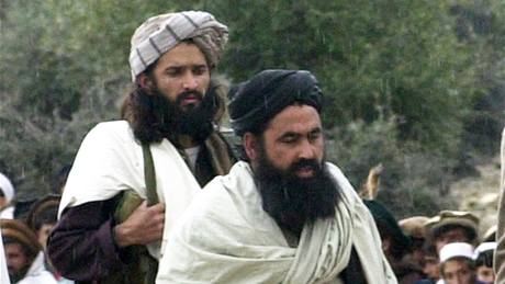 Bývalý éf pákistánského Talibanu Baitulláh Mahsúd (v popedí)