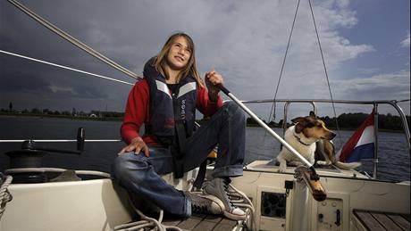 Tináctiletá nizozemská dívka Laura Dekkerová chce na jacht obeplout svt
