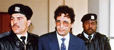 Libyjec Abdal Basat Alí Midrahí se snaí zvrátit rozsudek doivotního vzení za atentát na dopravní letadlo nad skotským mstem Lockerbie v roce 1988 (snímek z roku 1992)