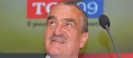 Karel Schwarzenberg na tiskové konferenci TOP 09 v Brn (2. 9. 2009)