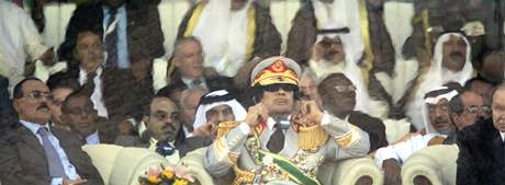 Muammar Kaddáfí dává Bernu co proto. Navrhl napíklad, aby si výcarsko rozebraly sousední státy.