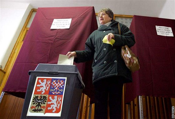 Příští víkend budou Češi vybírat kandidáty v krajských a senátních volbách.