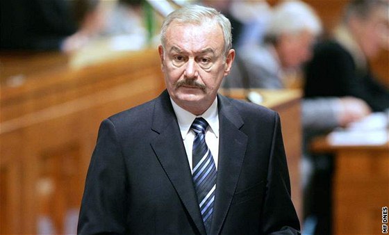 éf Senátu Pemysl Sobotka potvrdil, e pítí volba prezidenta v roce 2013 ho osobn zajímá a má ambici vystídat na Hrad Václava Klause.