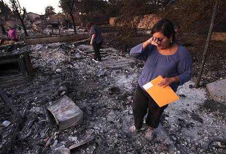 Lisa Avilová z kalifornského Auburnu přišla kvůli ohni o všechno (1.9.2009)