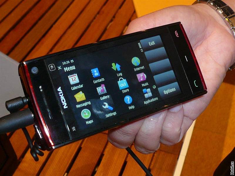 Nokia X6 na veletrhu Nokia World