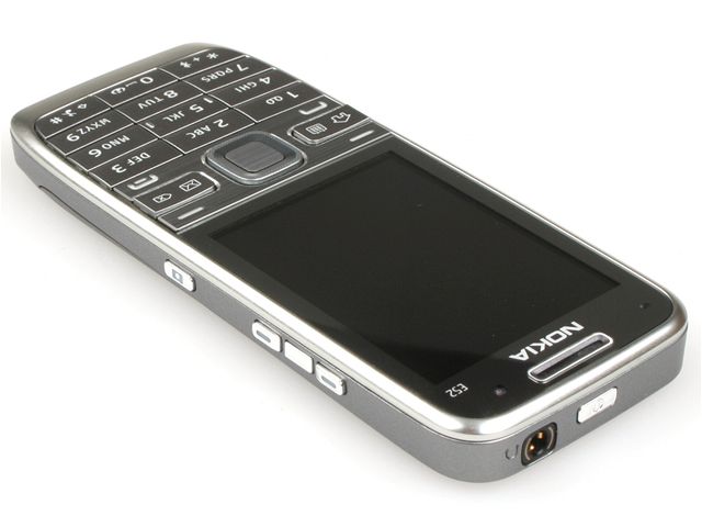 Nokia E52