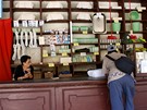 Kuba, Santa Clara. Obchod, kde se nakupuje za kubánské pesos
