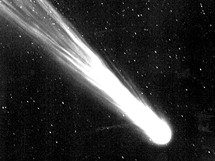 Observato na Kleti - tahle astronomov zachytili kometu Hyakutake v roce 1996