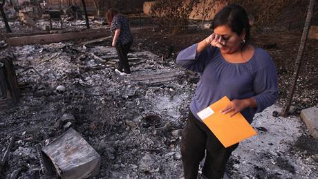 Lisa Avilová z kalifornského Auburnu přišla kvůli ohni o všechno (1.9.2009)