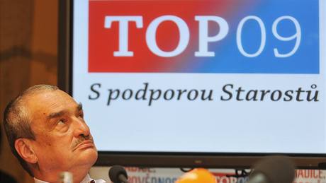 Karel Schwarzenberg na tiskové konferenci TOP 09 v Brn (2. 9. 2009)