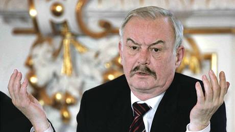 Pedseda Senátu Pemysl Sobotka.