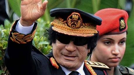 Muammar Kaddáfí. Na píkladu výcara ukázal, co umí, napsaly The Times