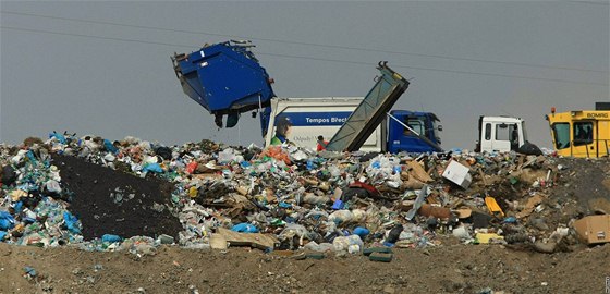 Kvli rekontrukci spalovny v Brn jezdí popelái s odpadky na skládku v abicích