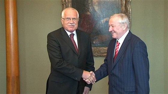 Václav Klaus i Eduard Janota dokázali pesvdit echy, aby si utáhli opasky.