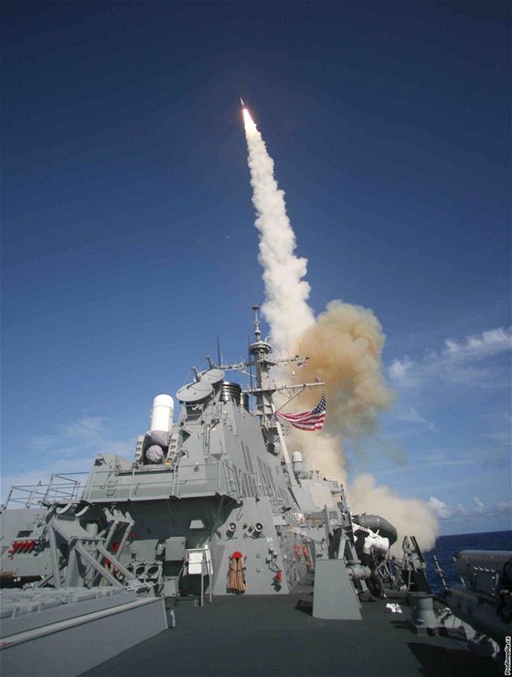Střela SM-3 vypalovaná ze systému Aegis. Tato protiraketová obrana by měla ochránit i Evropu