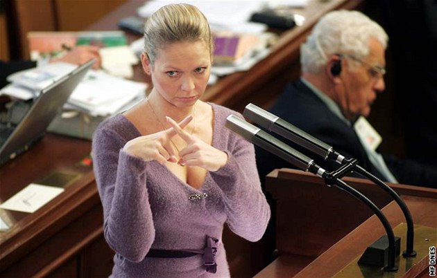 Lucie Talmanová ve Sn�movn�.