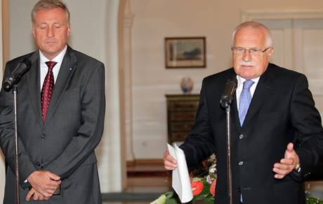 Vclav Klaus se seel na Hrad s Mirkem Topolnkem. (17.9.2009)