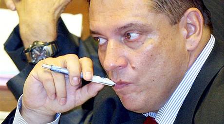 Ji�í Paroubek p�iznává, �e p�i rozhodování brala strana v potaz zájmy kraj�.