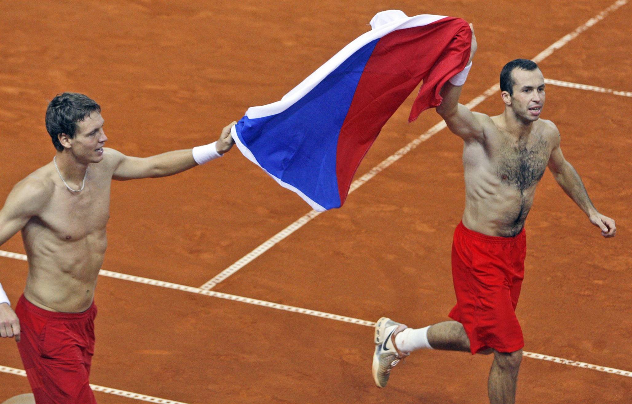 POSTUP DO FINÁLE. Budou se �e�tí tenisté podobn� radovat i po duelu se �pan�lskem?