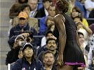 Serena Williamsová kií na lajnovou rozhodí